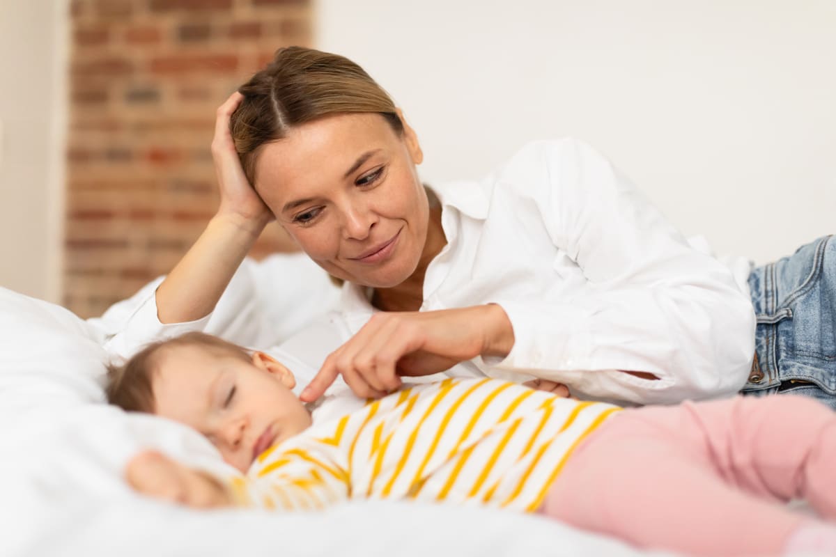 Come dormire bene la notte con un neonato