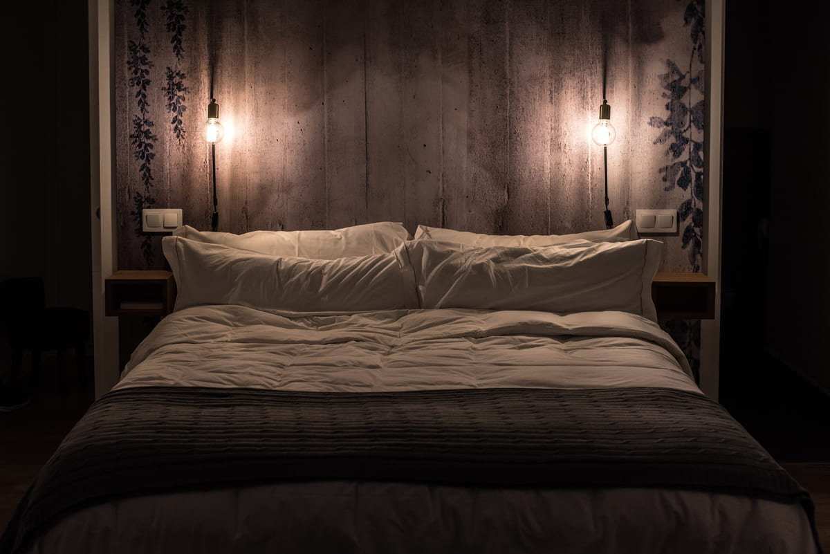 le luci del tuo soggiorno possono influenzare notevolmente il tuo sonno